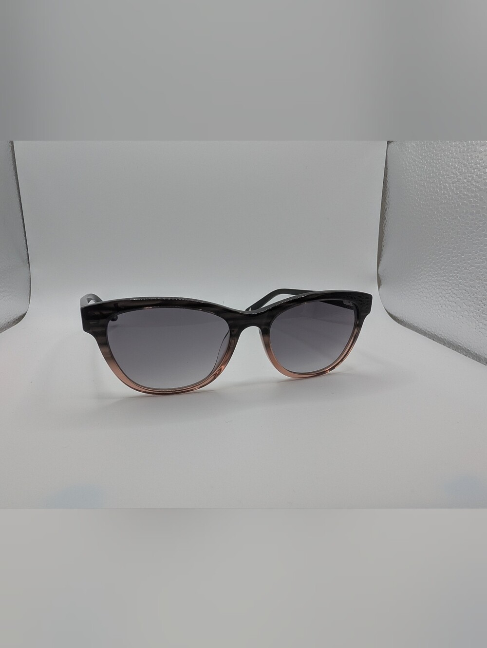 Liz Claiborne Cat Eye Sunglasses Gradient Pink Black L581/S NEW